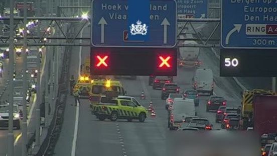 Flinke files door ongelukken met meerdere voertuigen.