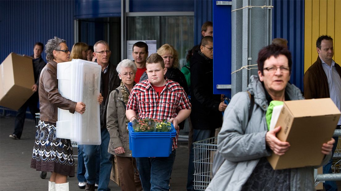 Drukte bij Ikea in Delft met Pasen. Archief