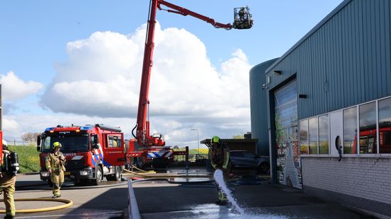 Brand in ruimte met chemicaliën, schadelijke rook in pand Nieuws