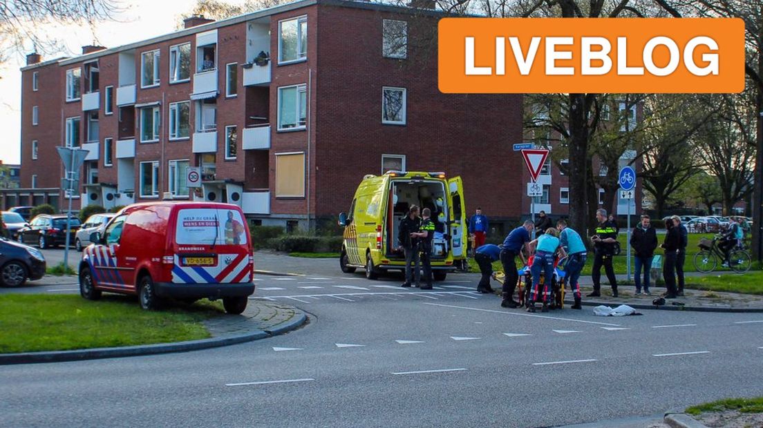 Op de kruising van de Haringvliet met de Kaysersdijk in Apeldoorn raakte een wielrenner gewond.