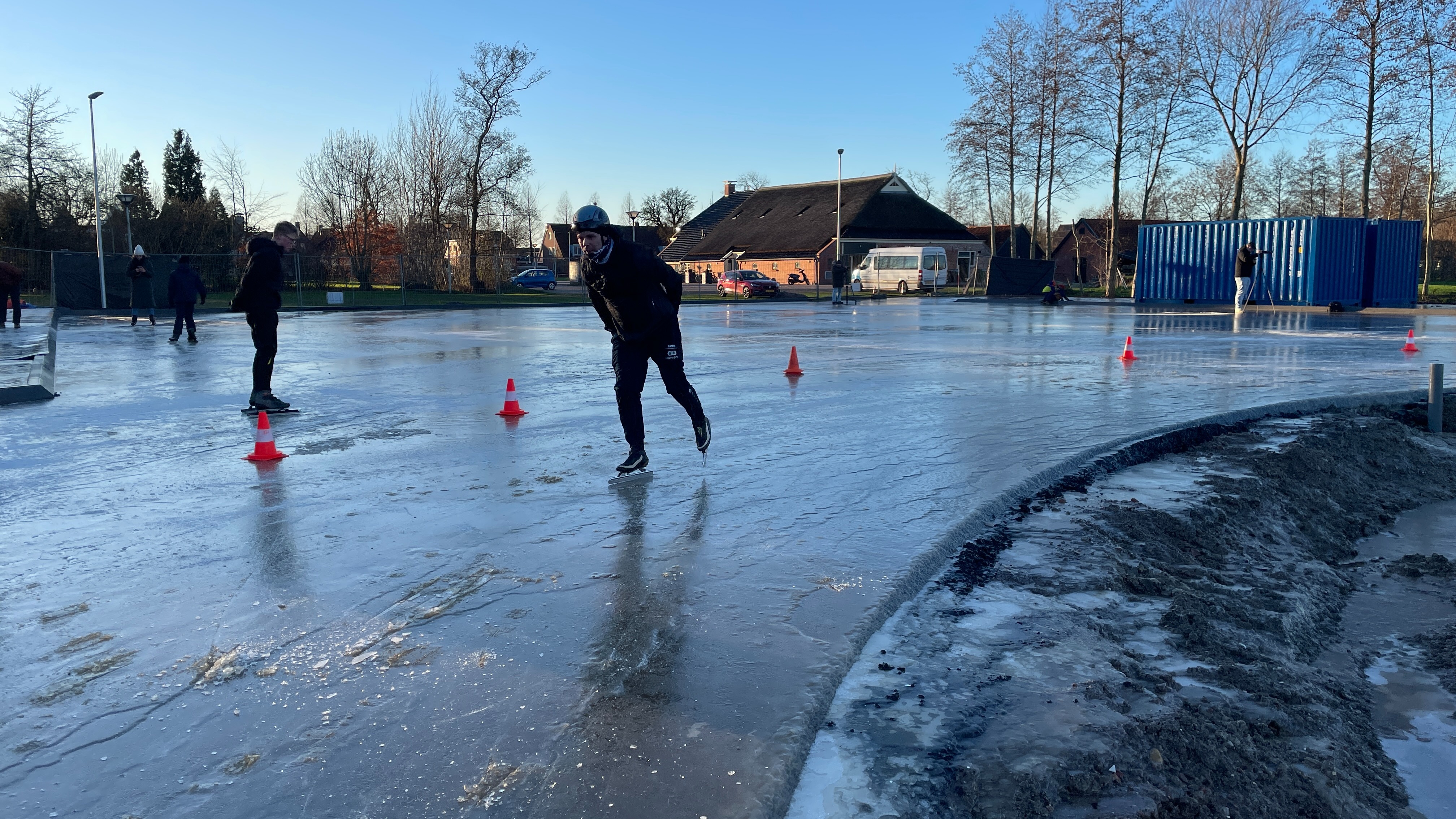 Tolbert geniet op het ijs: 'Heb het kerstontbijt net achter de rug, dus ik dacht: geliek hén'