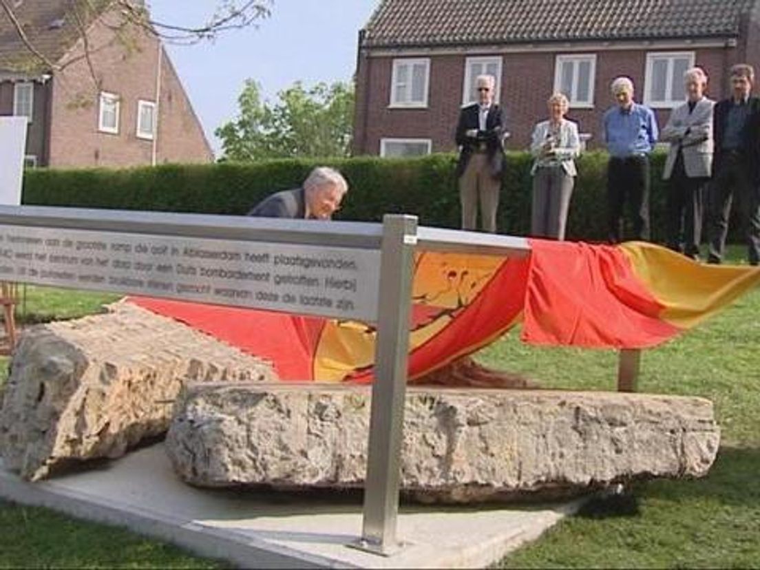 2010monument1.cropresize.tmp.jpg