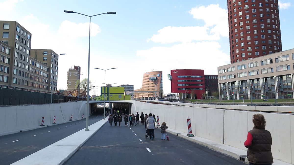 Nieuwe tunnel Neherkade in Den Haag open - Omroep West