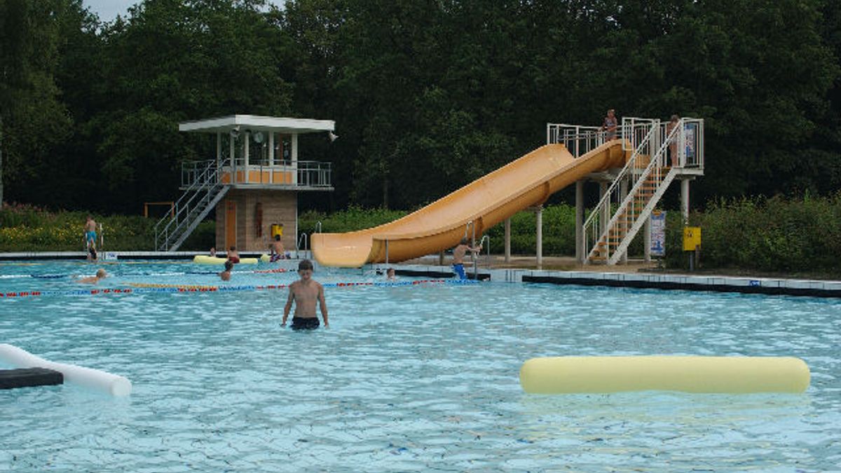 Zonverwarmd zwembad in Vledder