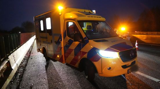 Ruim tien kilometer file op A7 door ongeluk bij Westpoort. Ruim tien kilometer file op A7 door ongeluk bij Westpoort.