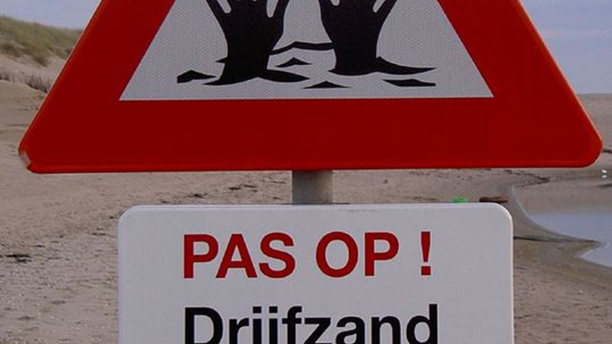 Meisje zit 20 minuten tot haar middel vast in drijfzand in Zelhem Omroep Gelderland