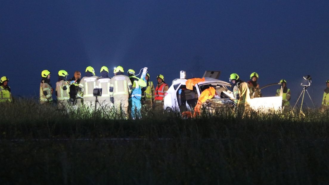 Naast de ambulance werd ook brandweer opgeroepen om de beknelde automobilist te bevrijden