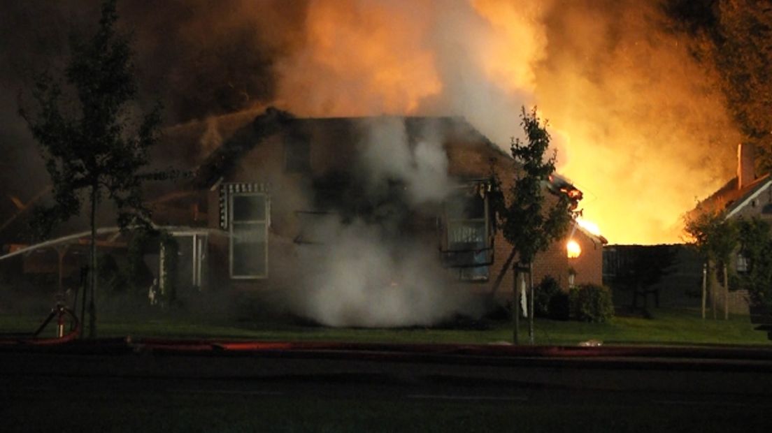 De boerderij brandde volledig uit