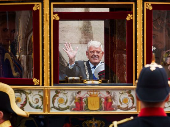 Haagse nieuwsfoto van de maand | Burgemeester zwaait naar koning: 'Prachtige foto'