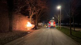 Auto gaat in vlammen op in Maastricht 