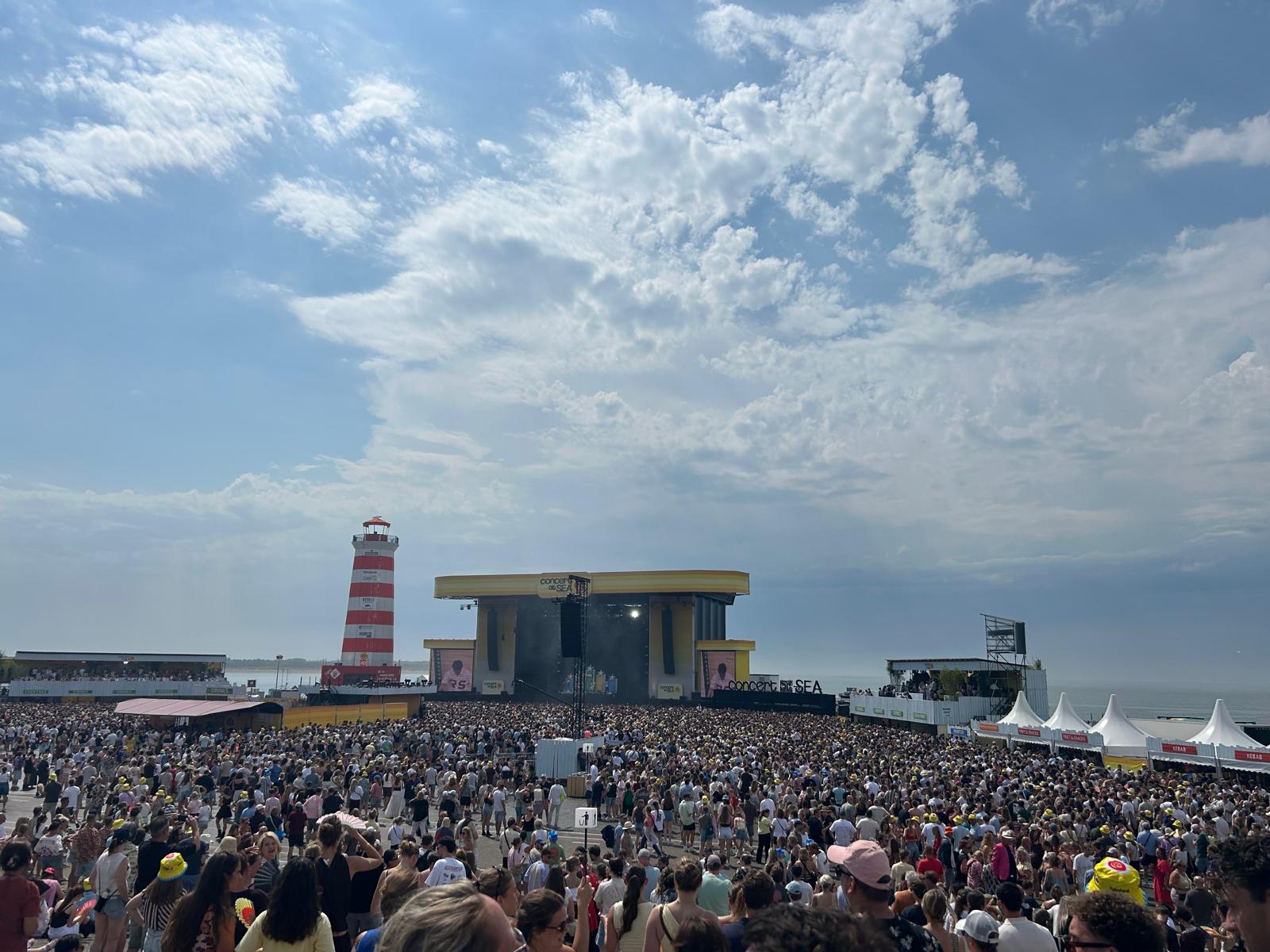 Blikseminslag Concert at SEA: festivalmedewerker naar ziekenhuis gebracht