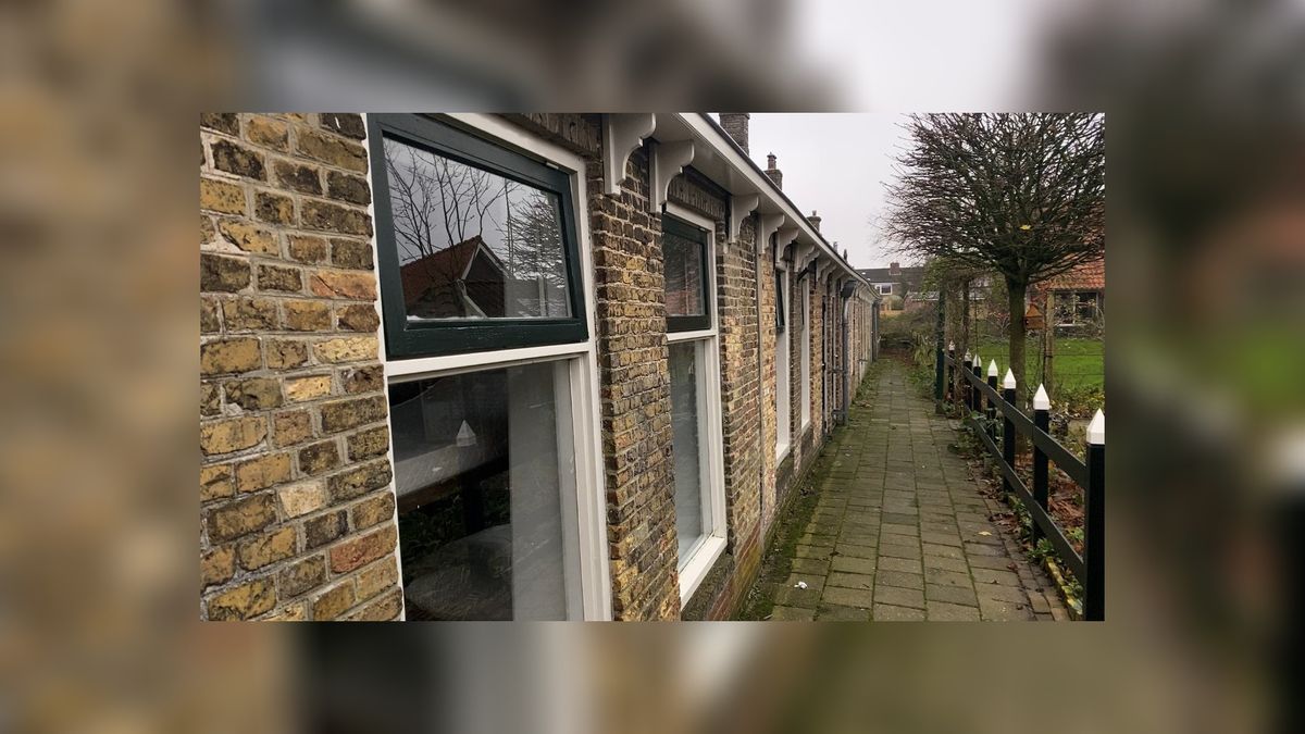 Actie in Woudsend tegen mogelijke sloop historische huisjes