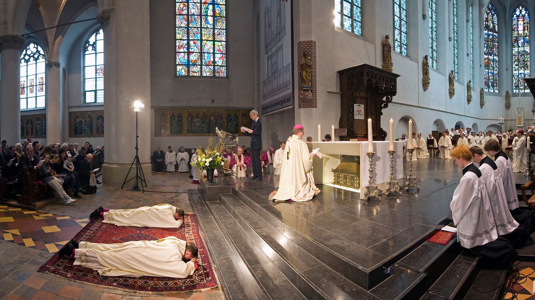 Wijding van hulpbisschoppen in de Catharijnekerk.