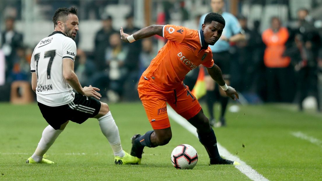 Vleugelspits Eljero Elia in actie voor z'n huidige club, het Turkse Basaksehir.