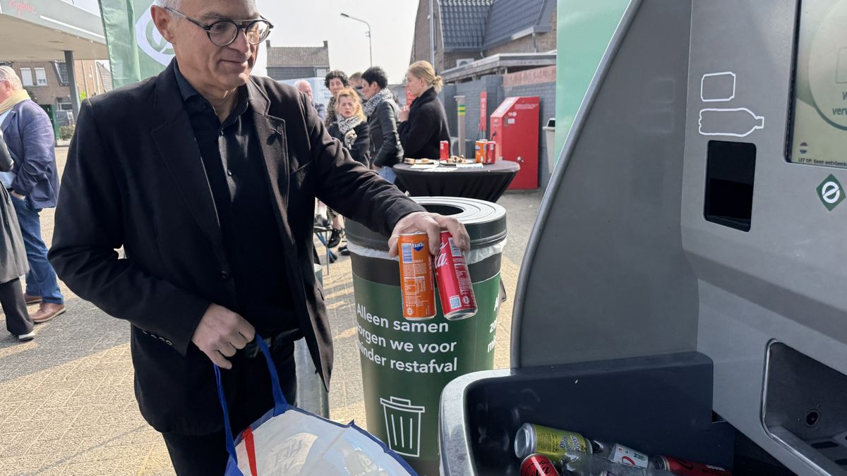 Zo wordt statiegeld ontvangen makkelijk: blikjes en flesjes erin, geld ...