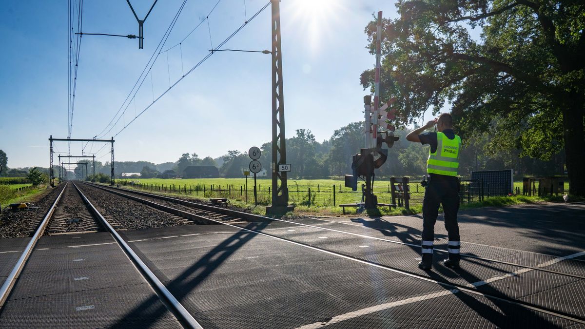 LIVE | Chaos treinverkeer rond Zwolle en Deventer door sabotage spoor