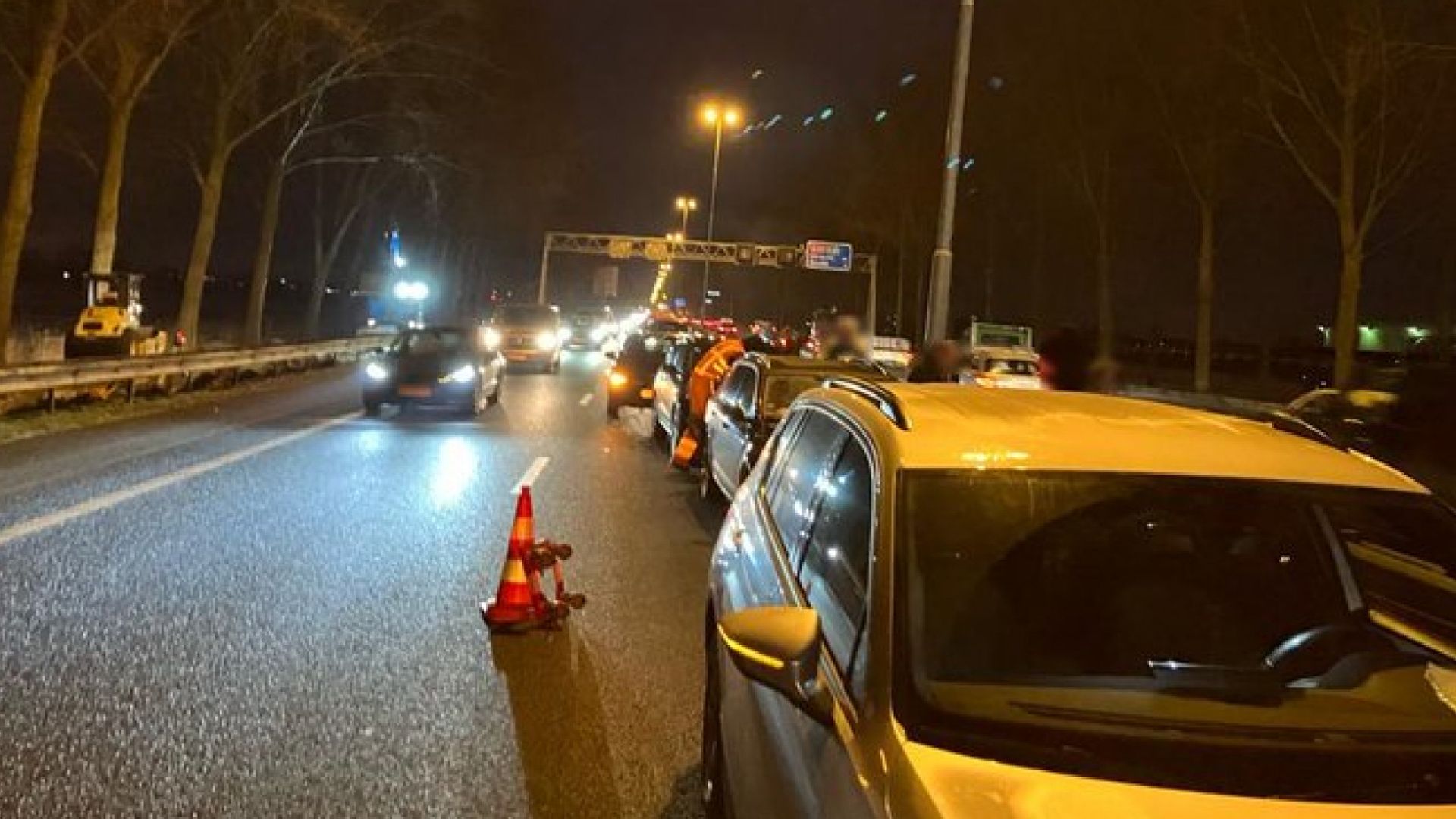 Zes Auto's Botsen Op Elkaar Op A20 - Omroep West