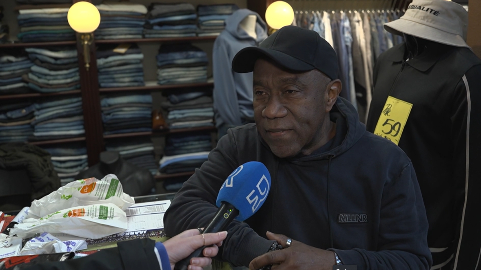 Surinaamse Rotterdammers zaten donderdagavond op het puntje van hun stoel