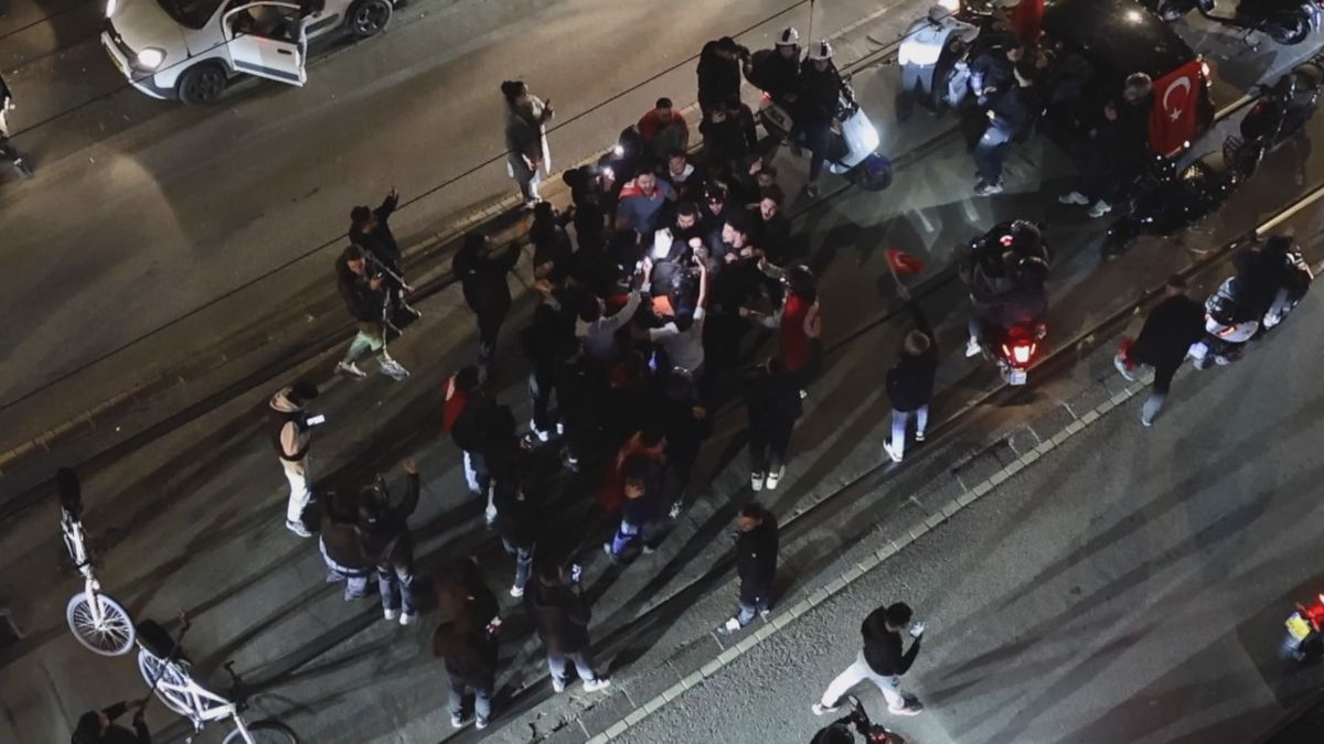 Feest in Schilderswijk na plaatsing Turkije voor WK