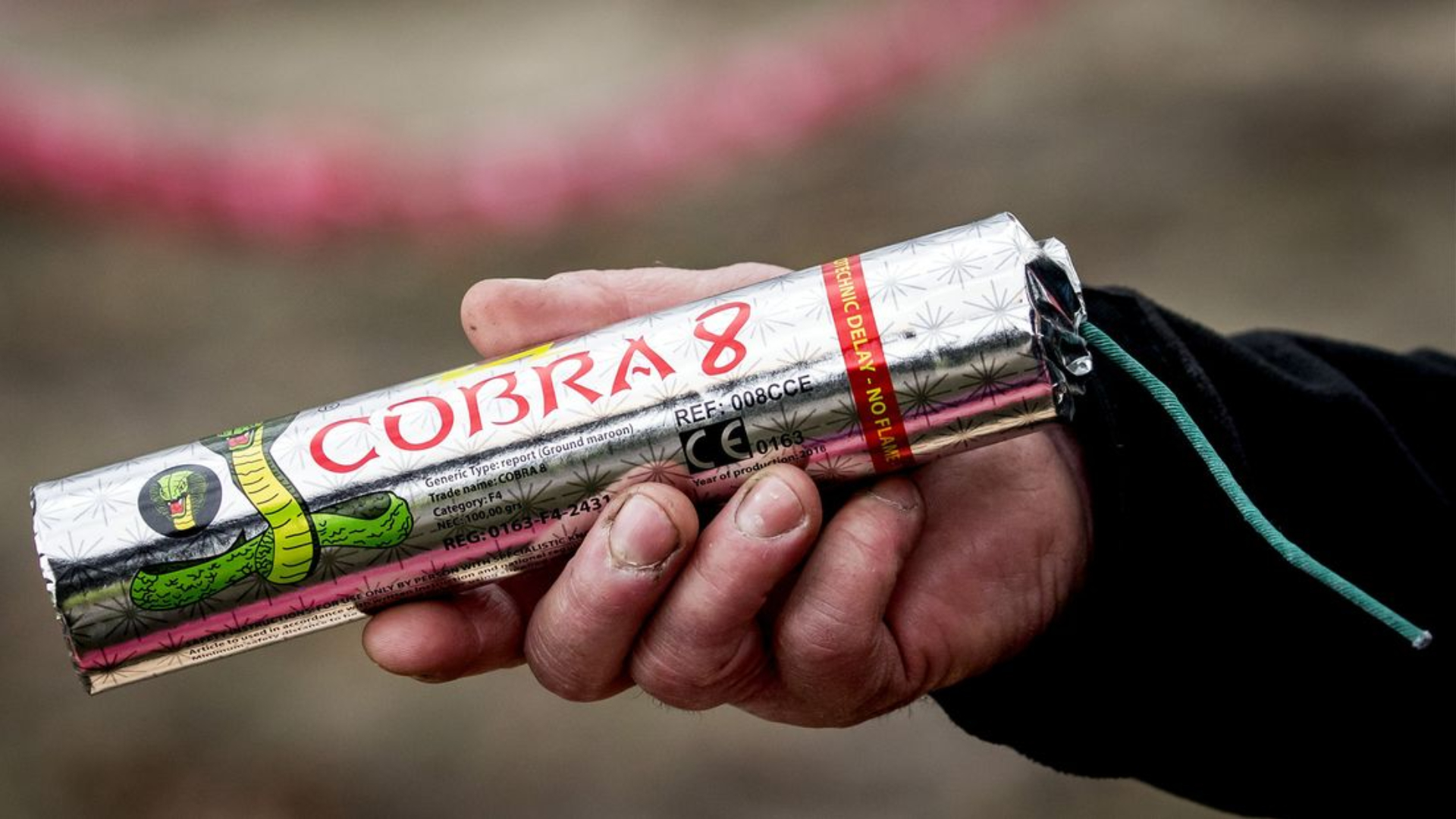 Bij de woning in Delfgauw werd een vuurwerkbom neergelegd