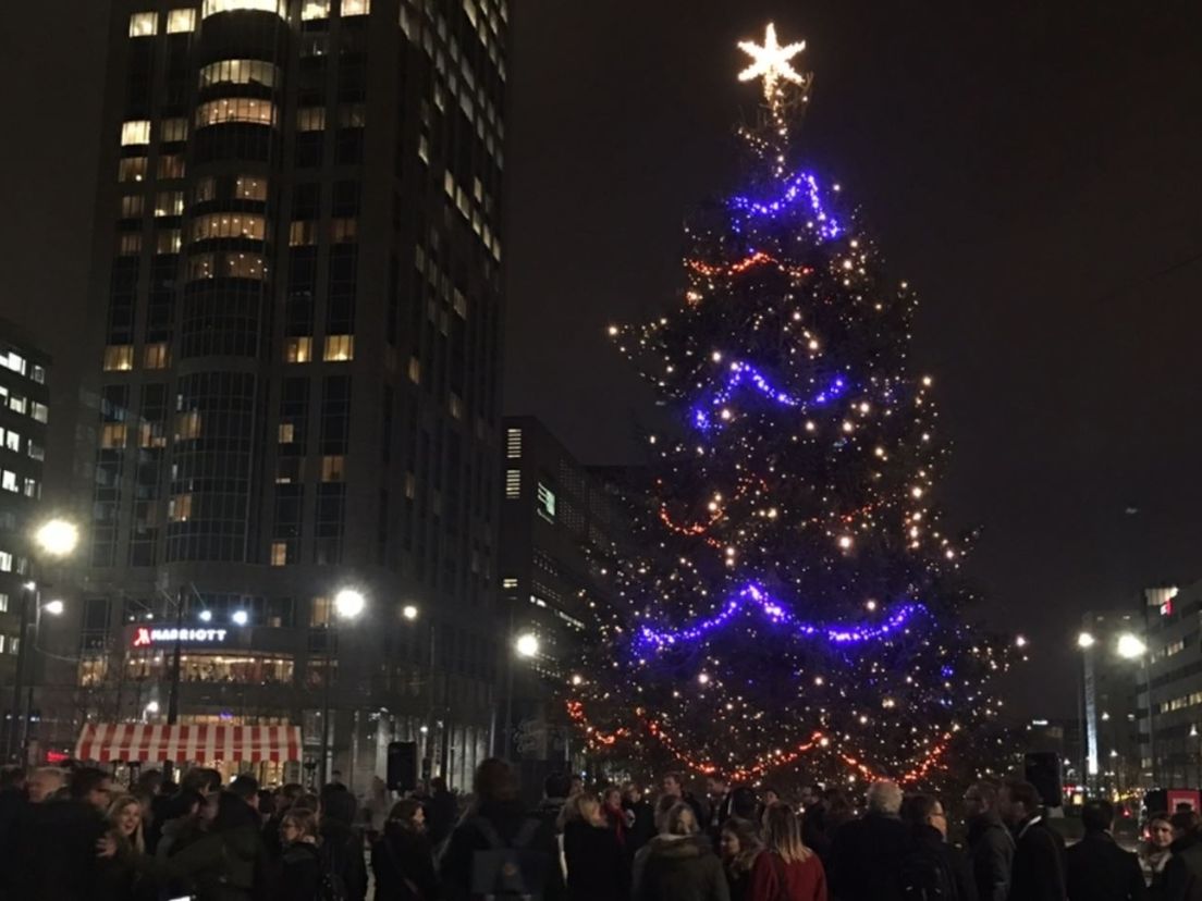 Archieffoto van de kerstboom voor Rotterdam Centraal