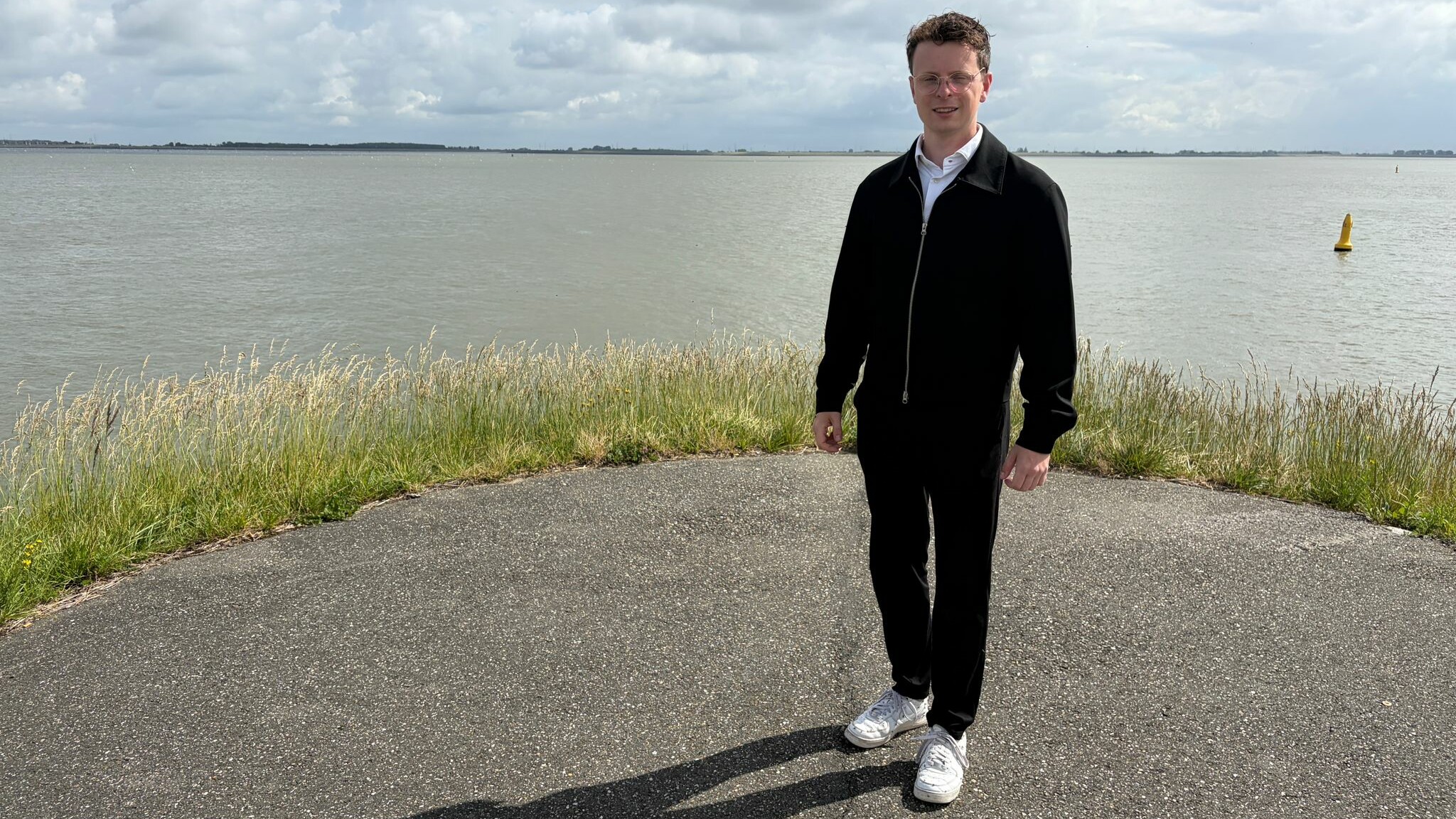 Tunnel of een veerpont: Hulsterse partijen willen onderzoek naar nieuwe oeververbinding