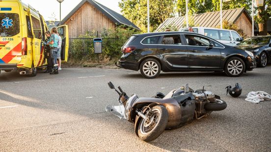 Scooterrijder naar ziekenhuis • gewonden na botsing met fatbike