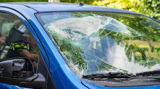 Fatbiker aangereden op Larenseweg in Holten. Fatbiker aangereden op Larenseweg in Holten.