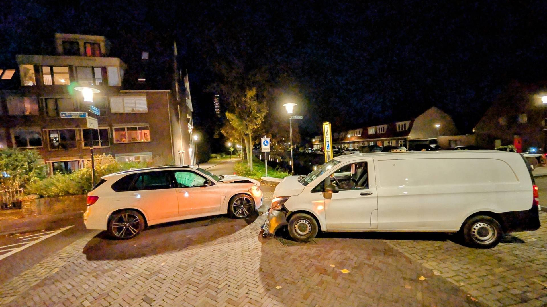 Gaslek en vernielingen bij woning • ongeluk in Tiel.