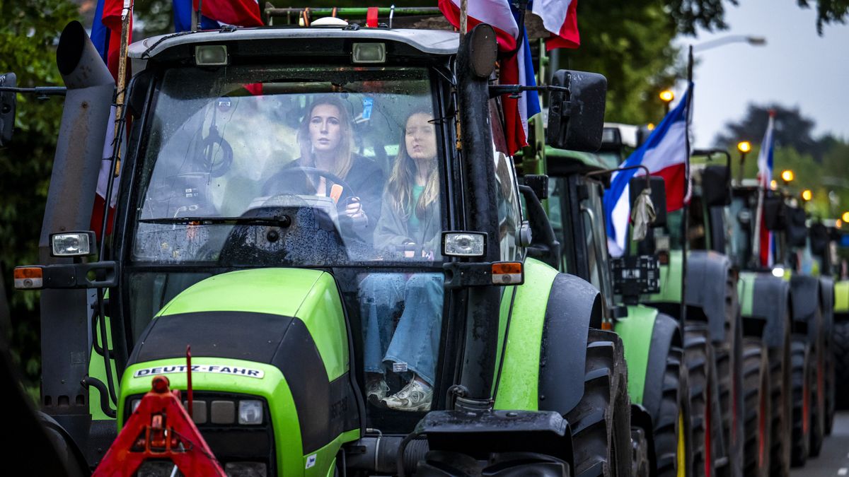 Boerenprotest in Vriezenveen: trekkers maandag de straat op