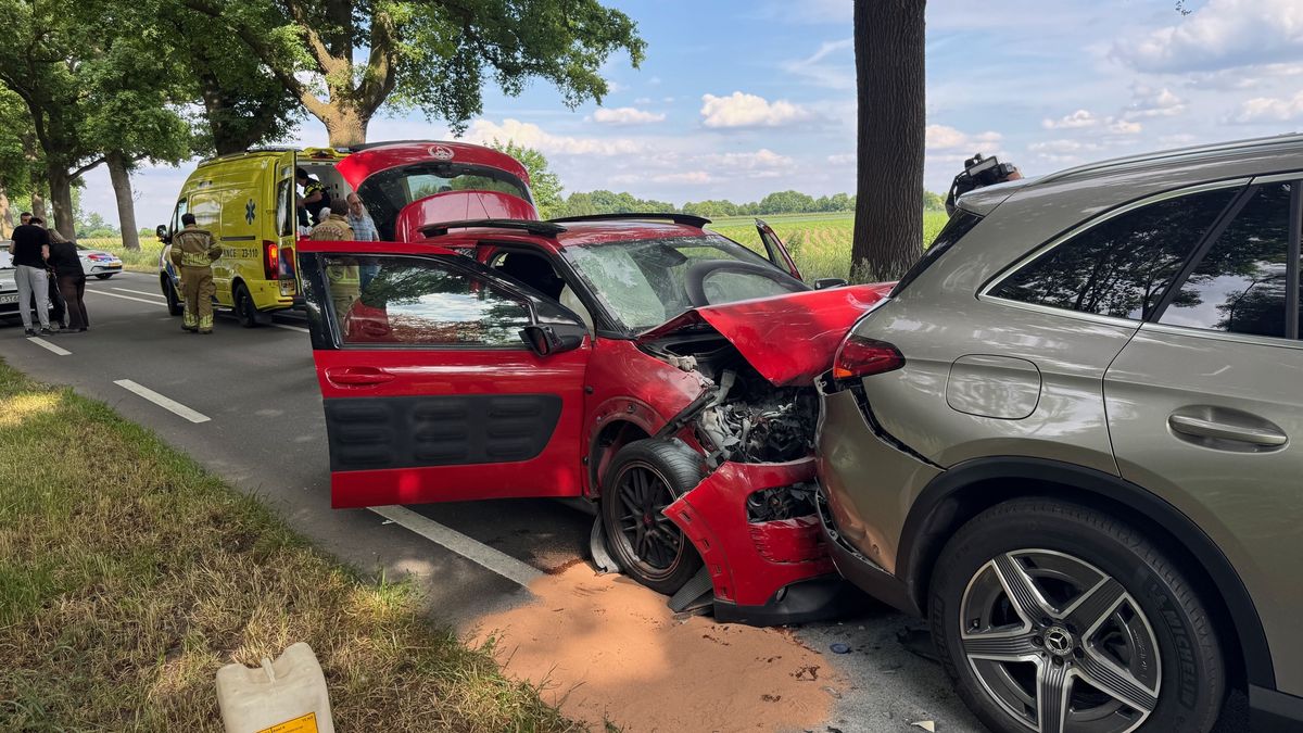 Automobilist gewond bij op-staartbotsing op Napoleonsweg