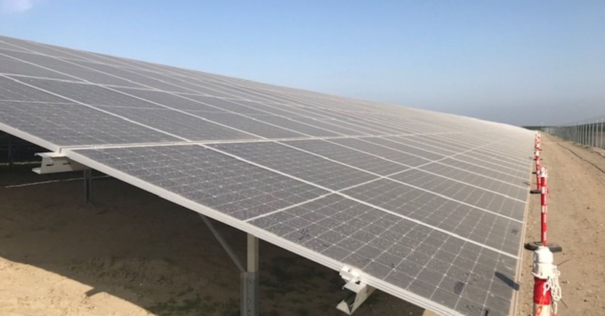 Grootste zonnepark is 'broodnodige druppel op gloeiende plaat' - Omroep