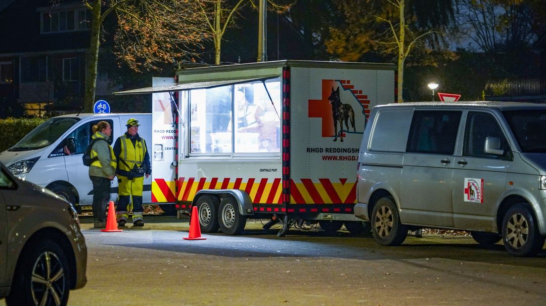 Team reddingshonden bij de P+R in Haren