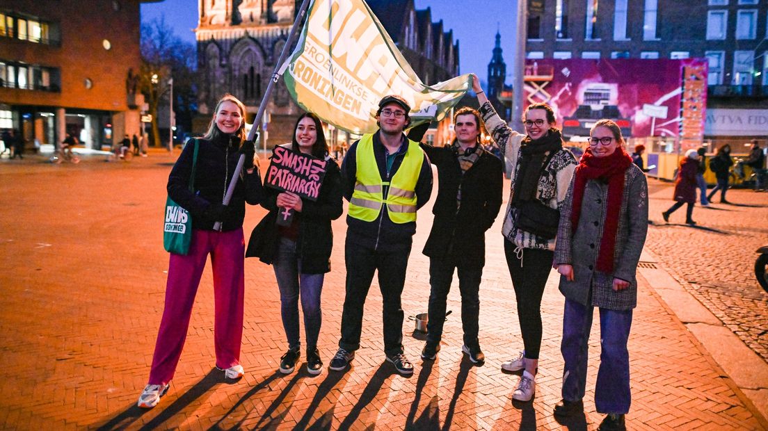 Ook mannen deden mee aan de vrouwendemonstratie