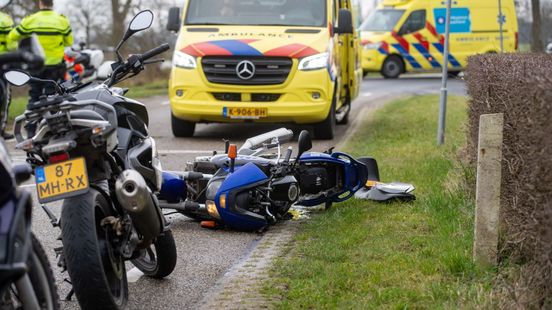 Motorrijder zwaargewond na val op IJsseldijk