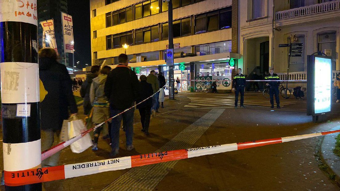 Er heeft vrijdagavond een steekpartij plaatsgevonden aan het Willemsplein in hartje Arnhem. Daarbij is een persoon gewond geraakt. Het gaat om een 24-jarige inwoner van Velp.