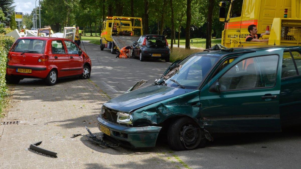 Veel blikschade bij ongeluk Tweede Exloërmond