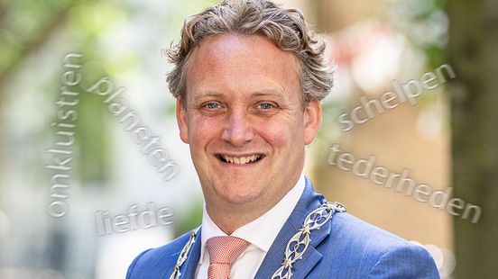 Burgemeester zit urenlang vast in trein en dan ontstaat er ineens iets bijzonders Home