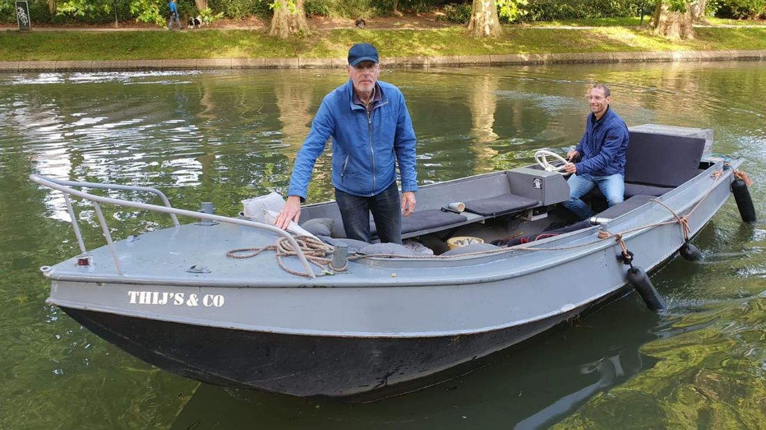 Vader Dirk en zoon Jurriaan vinden het fantastisch dat ze vanaf zaterdag weer de hele Singel rond kunnen.