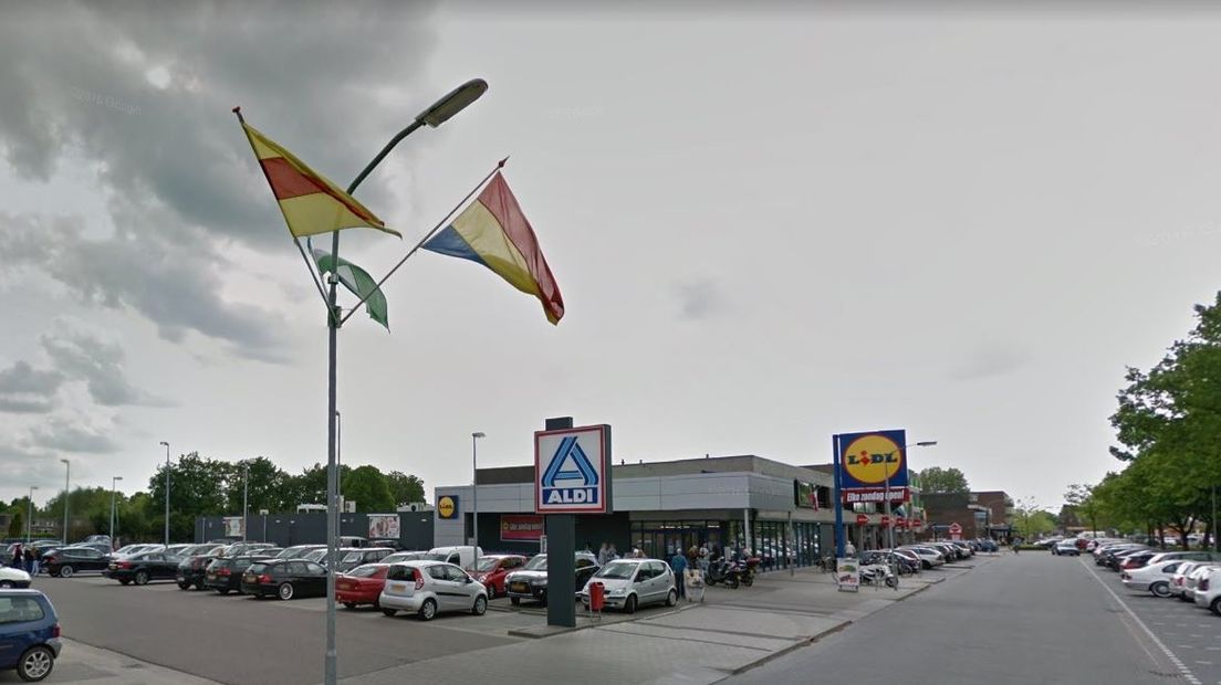 De aanrijding vond plaats op een parkeerterrein aan de Langestraat (Rechten: Google Streetview) (Rechten: Google)