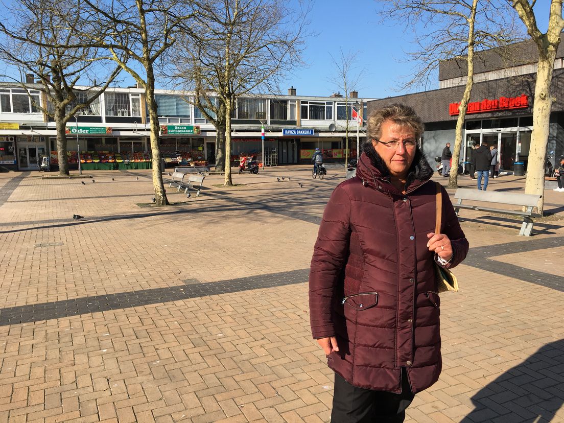 Carla  van Houten is blij met het fietsplein