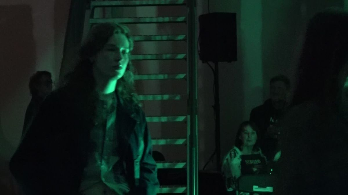 Fashion show in Enschede zet spotlight op duurzame mode.