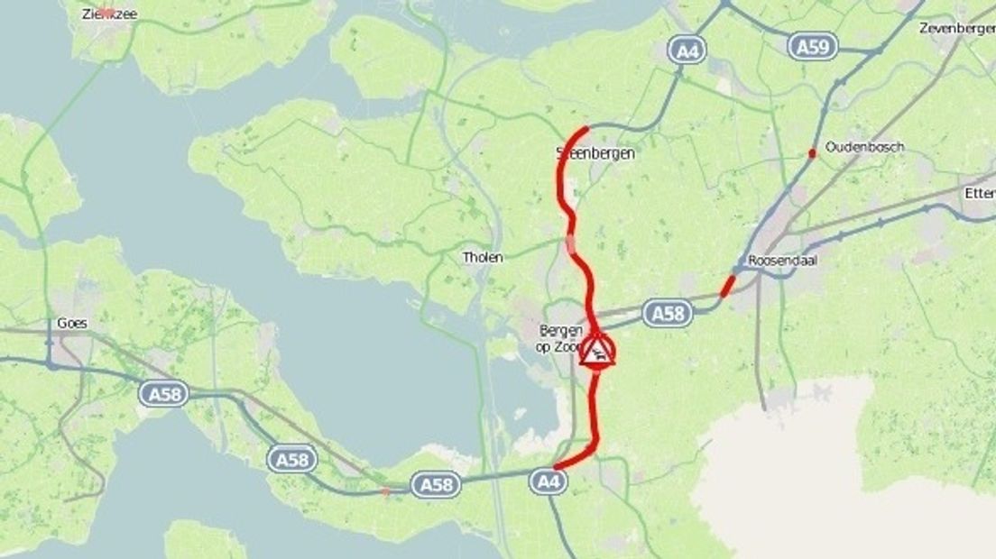 File op A58 en A4 door gekantelde vrachtwagen