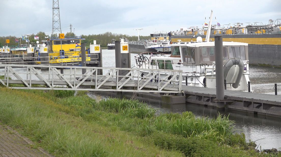In 's-Gravendeel komt er een asielboot te liggen naast het azc