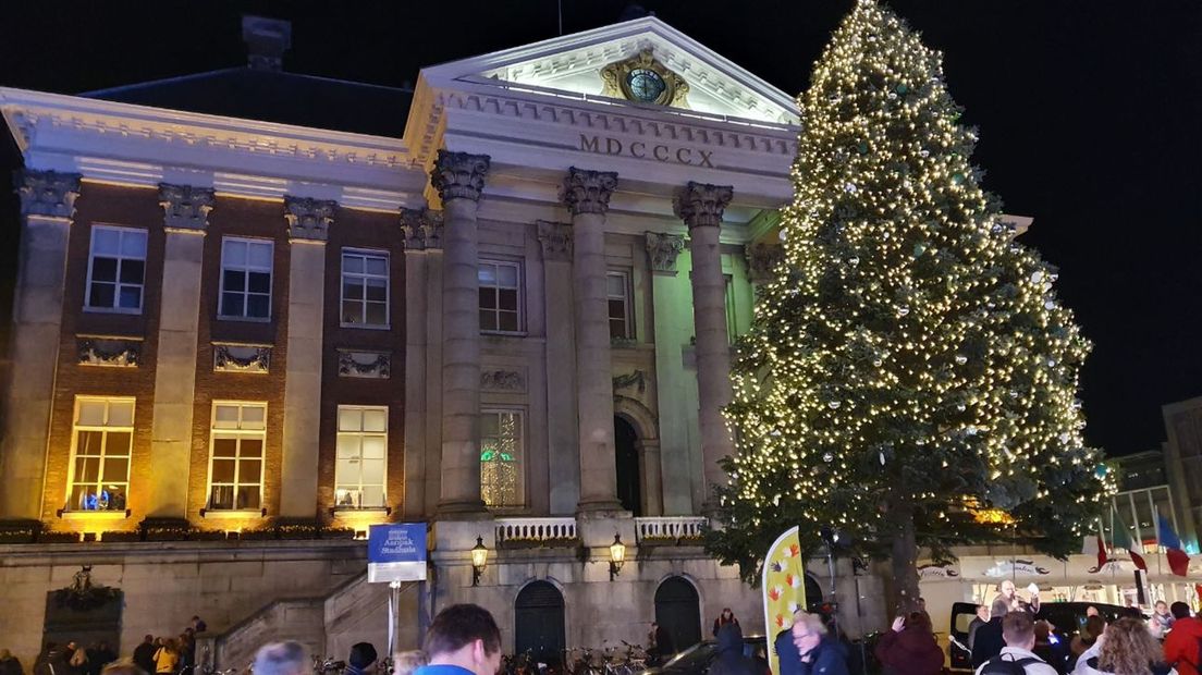 Zo'n kerstboom wil de partij niet meer zien
