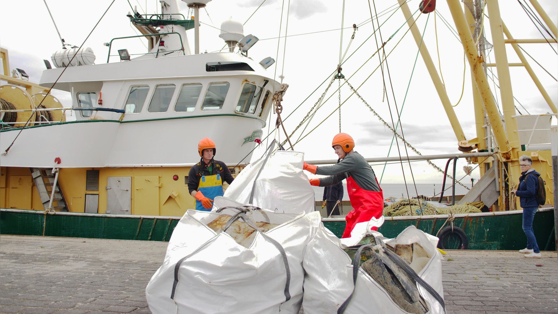 Vier Jaar Na MSC Zoe-ramp: Naast Bergen Ook Mensen Bewust Maken Van ...