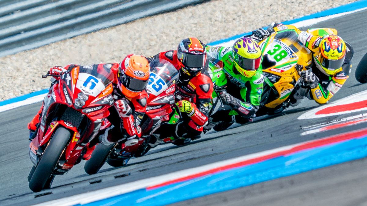 Spectaculair in beeld: WK Superbike op het TT Circuit