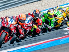 Spectaculair in beeld: WK Superbike op het TT Circuit
