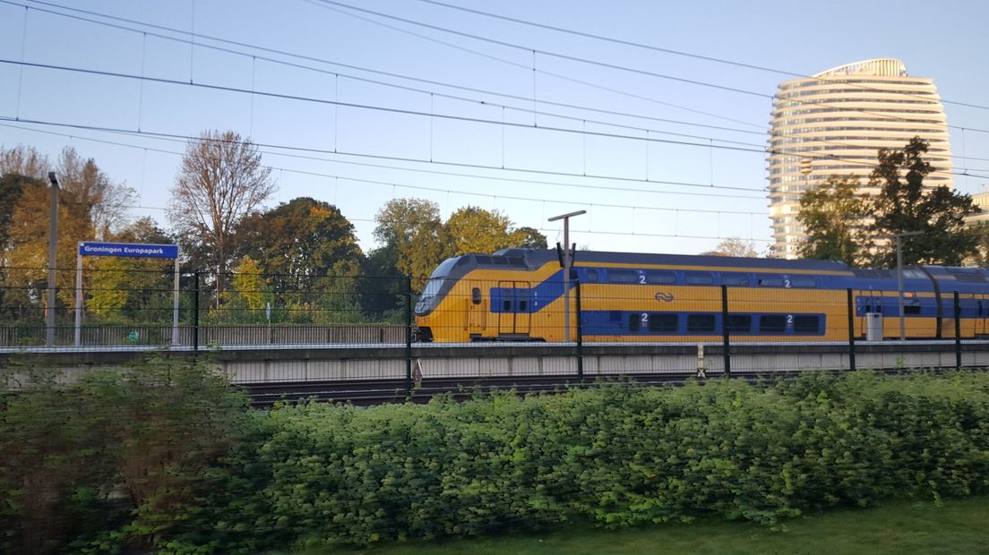 Een gestrande trein op station Europapark