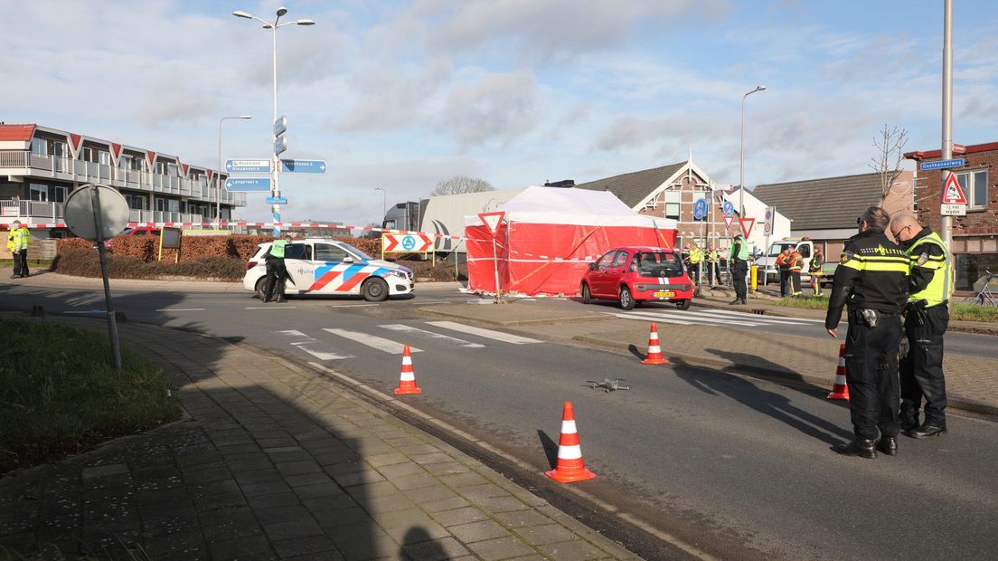 De rotonde werd afgezet voor politieonderzoek